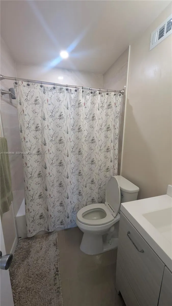 MASTER BED ROOM BATHROOM