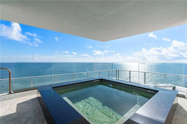 SKY TERRACE PLUNGE POOL