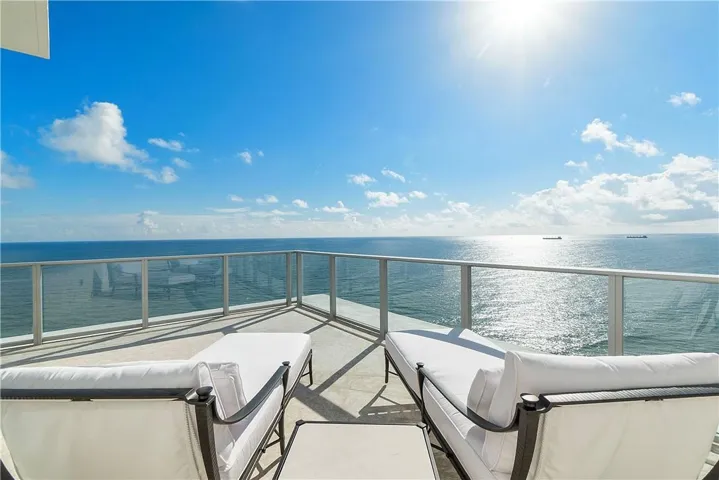 SKY - TERRACE