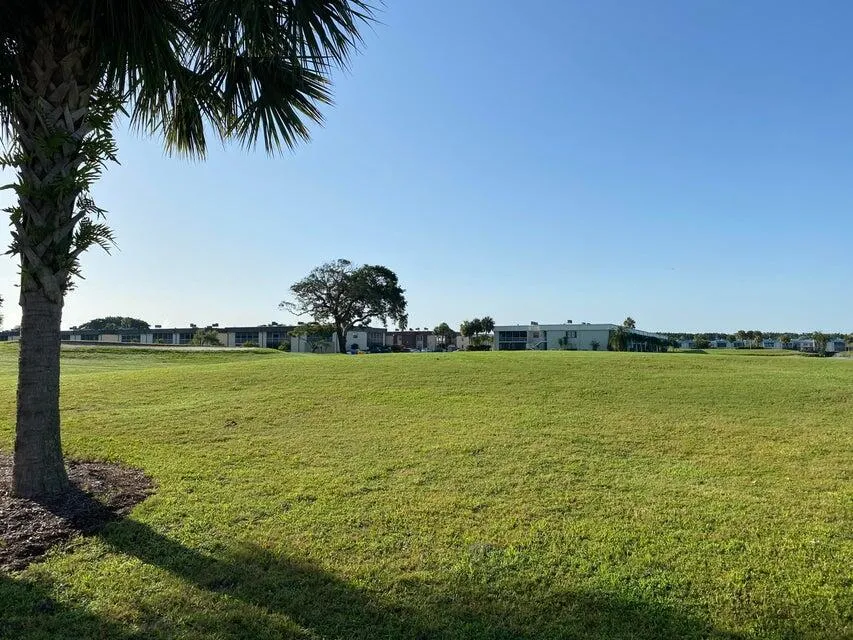one golf course