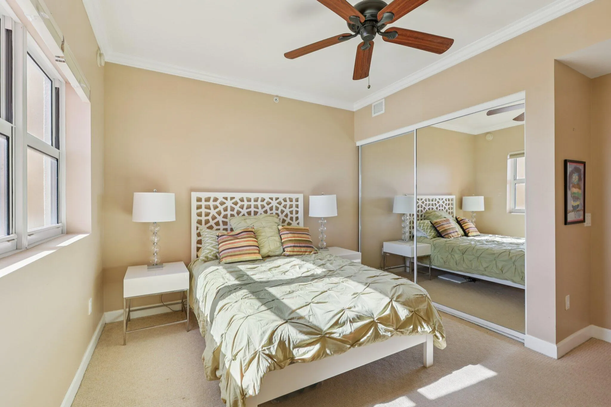 18-web-or-mls-Lake Shore Dr 1404-S1001-0