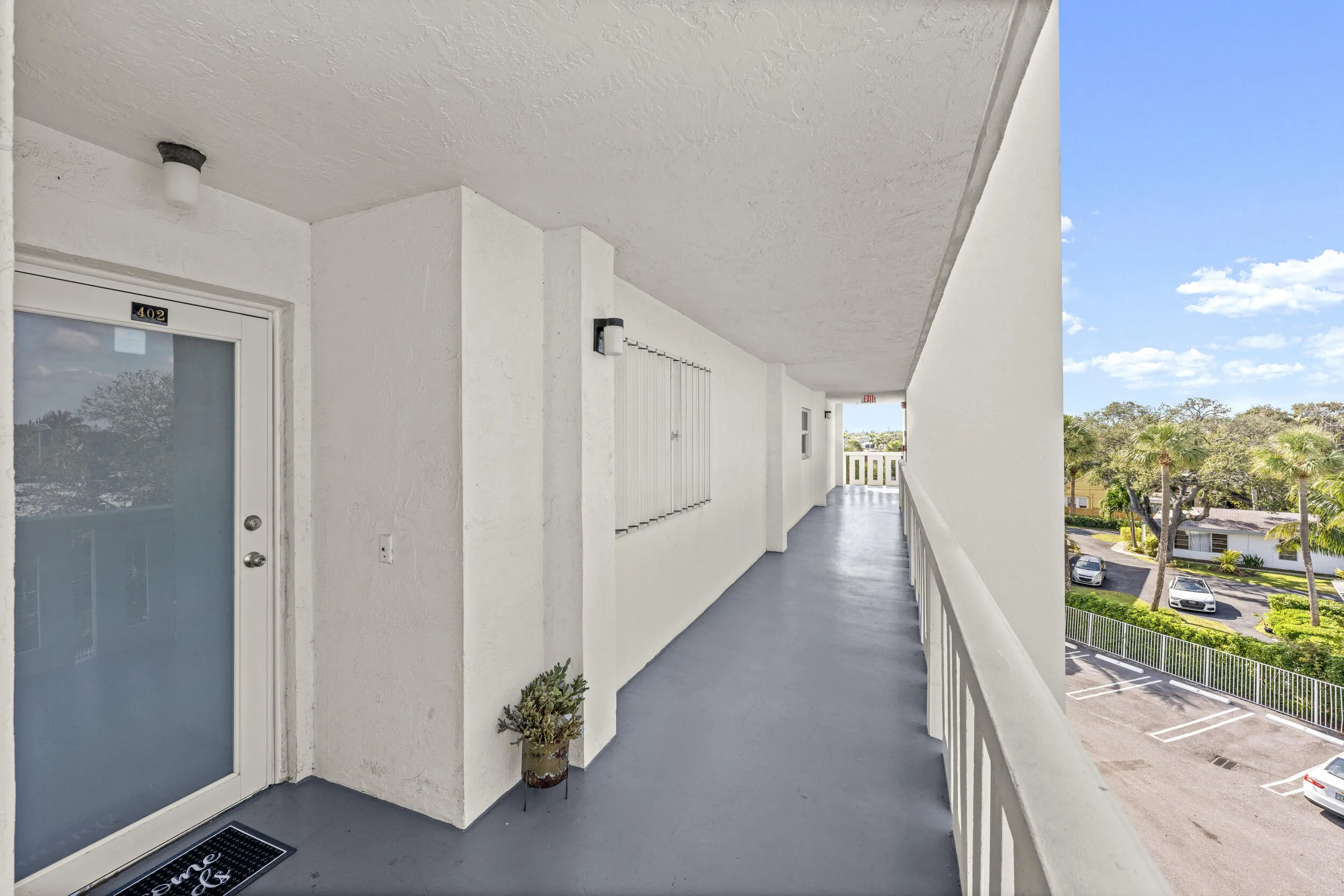 Entry/Walkway