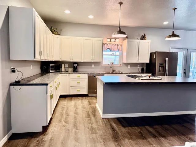 Island kitchen. Gas stove