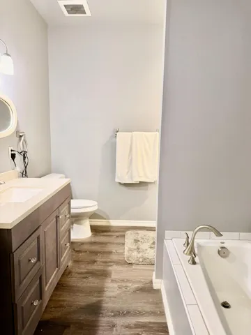 Main suite#1 Jacuzzi tub
