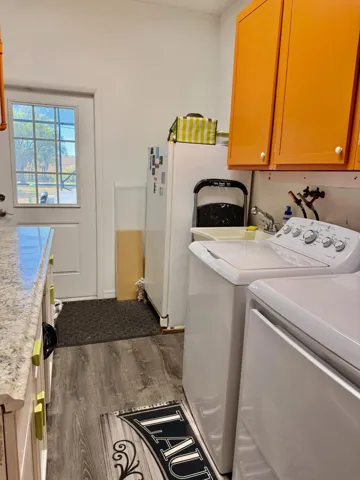 Utility room, pantry, sink