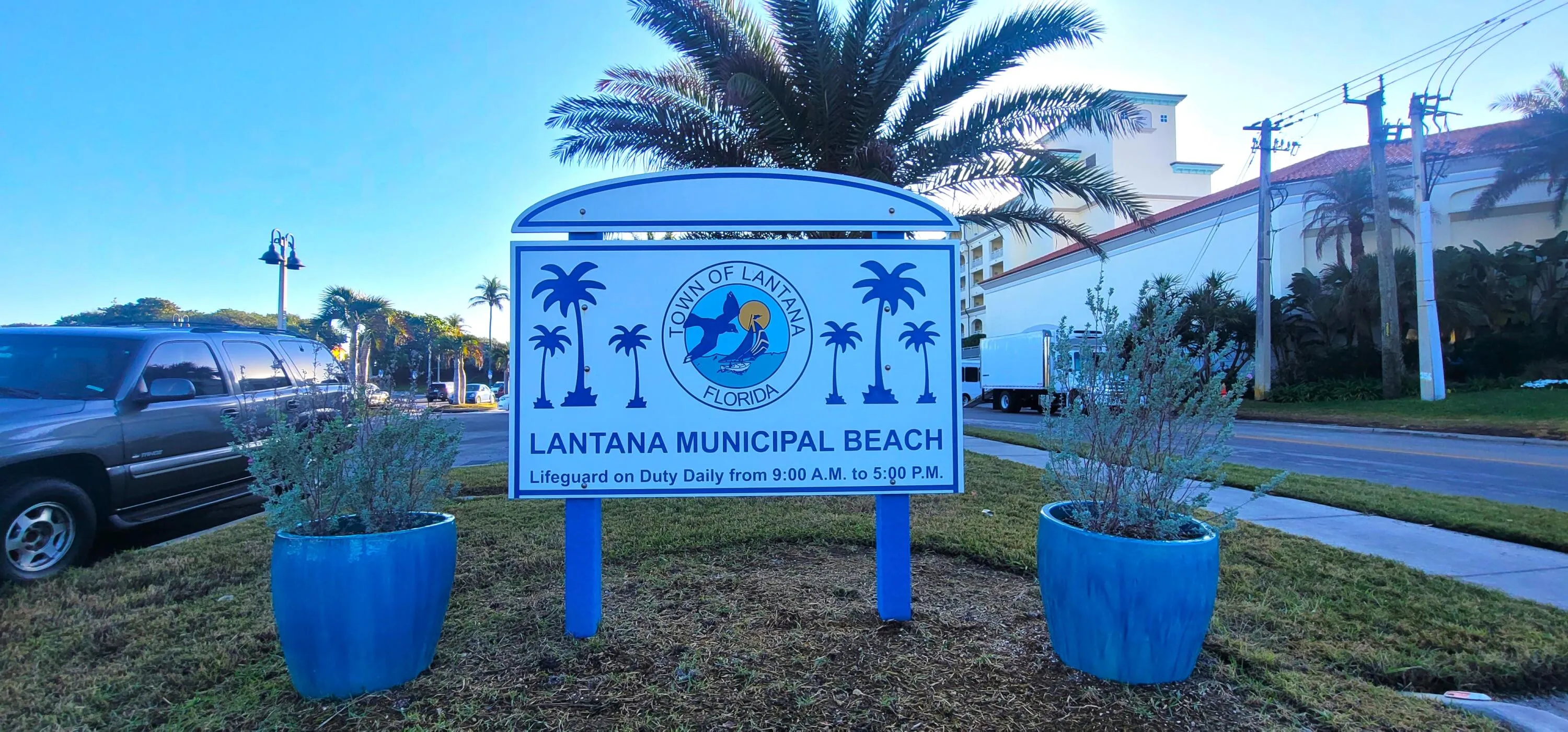 Lantana Beach sign new