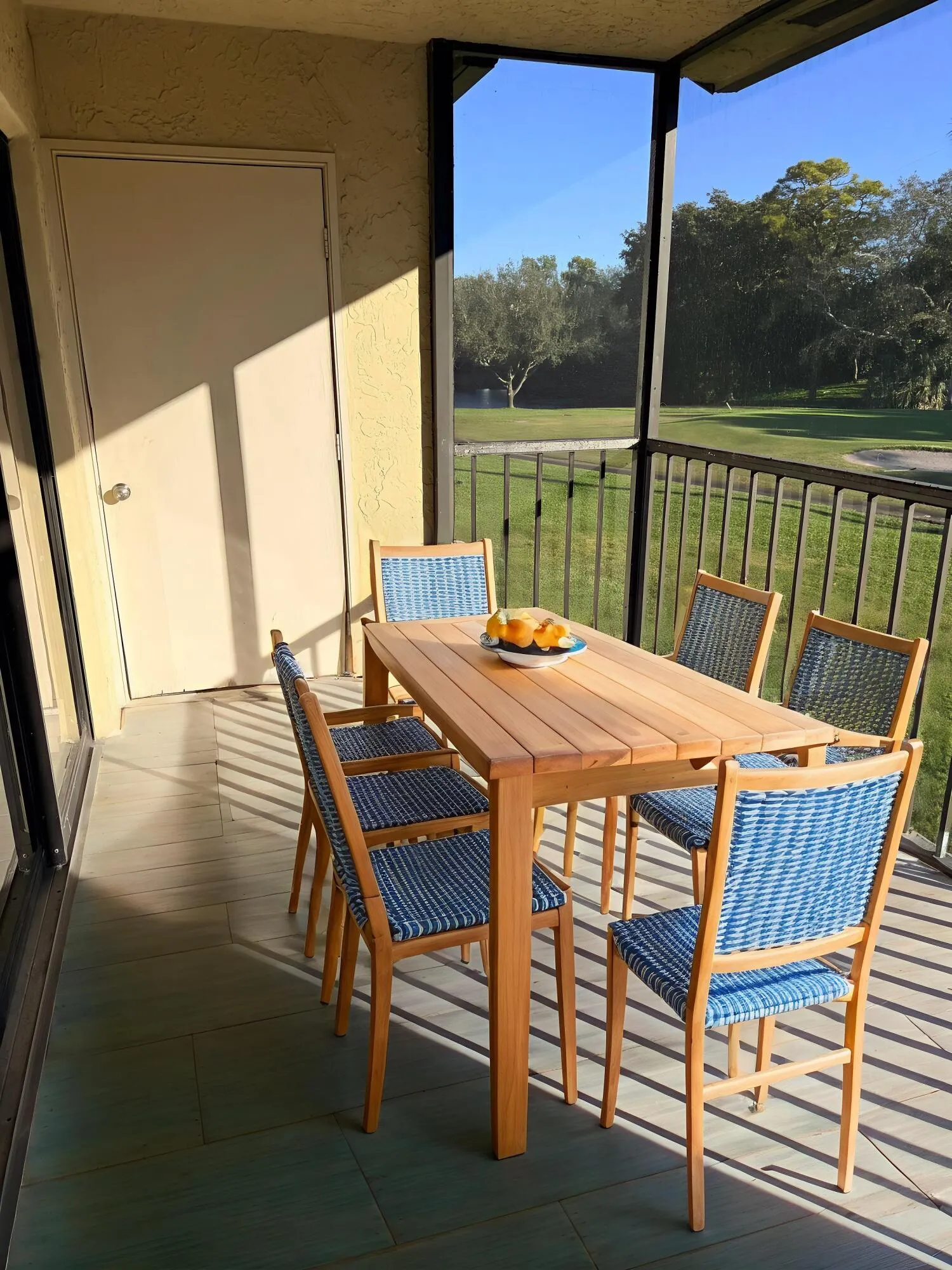 SCREENED PATIO VIRTUALLY STAGED