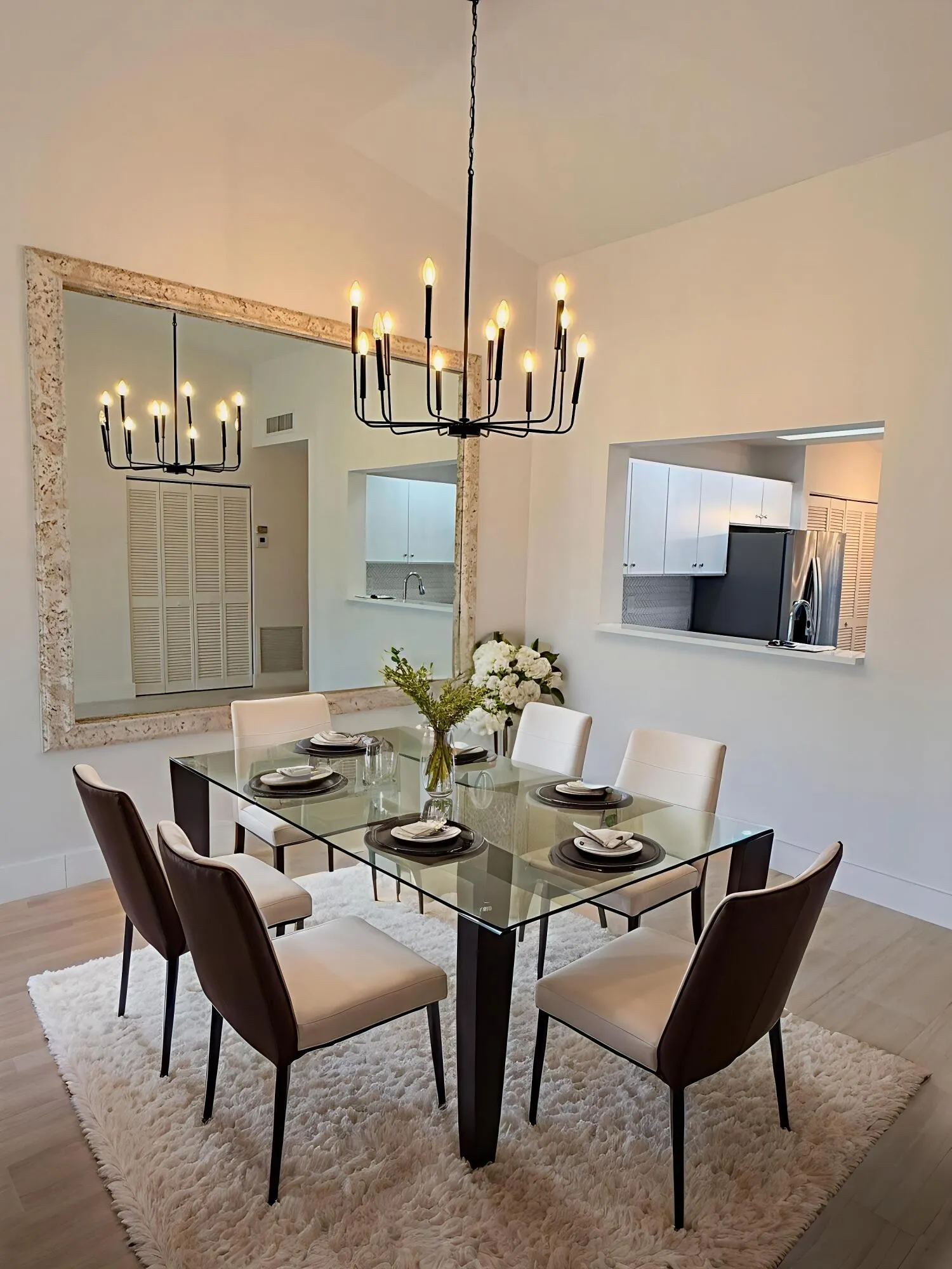 DINING AREA VIRTUALLY STAGED