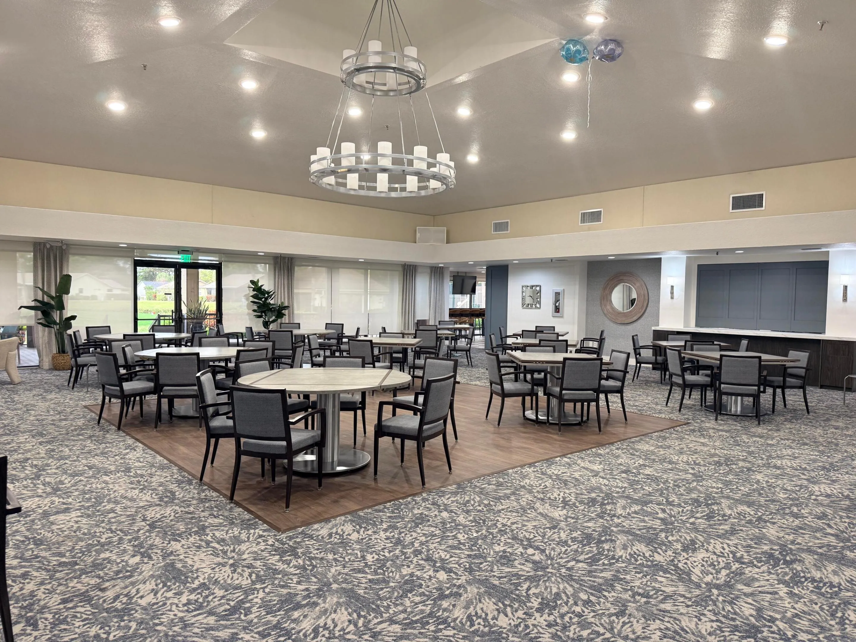 PARTY ROOM
