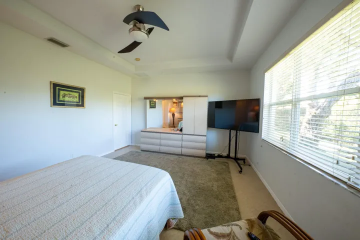 2BR05843-HDR-2