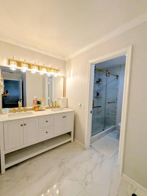 MASTER DOUBLE VANITY