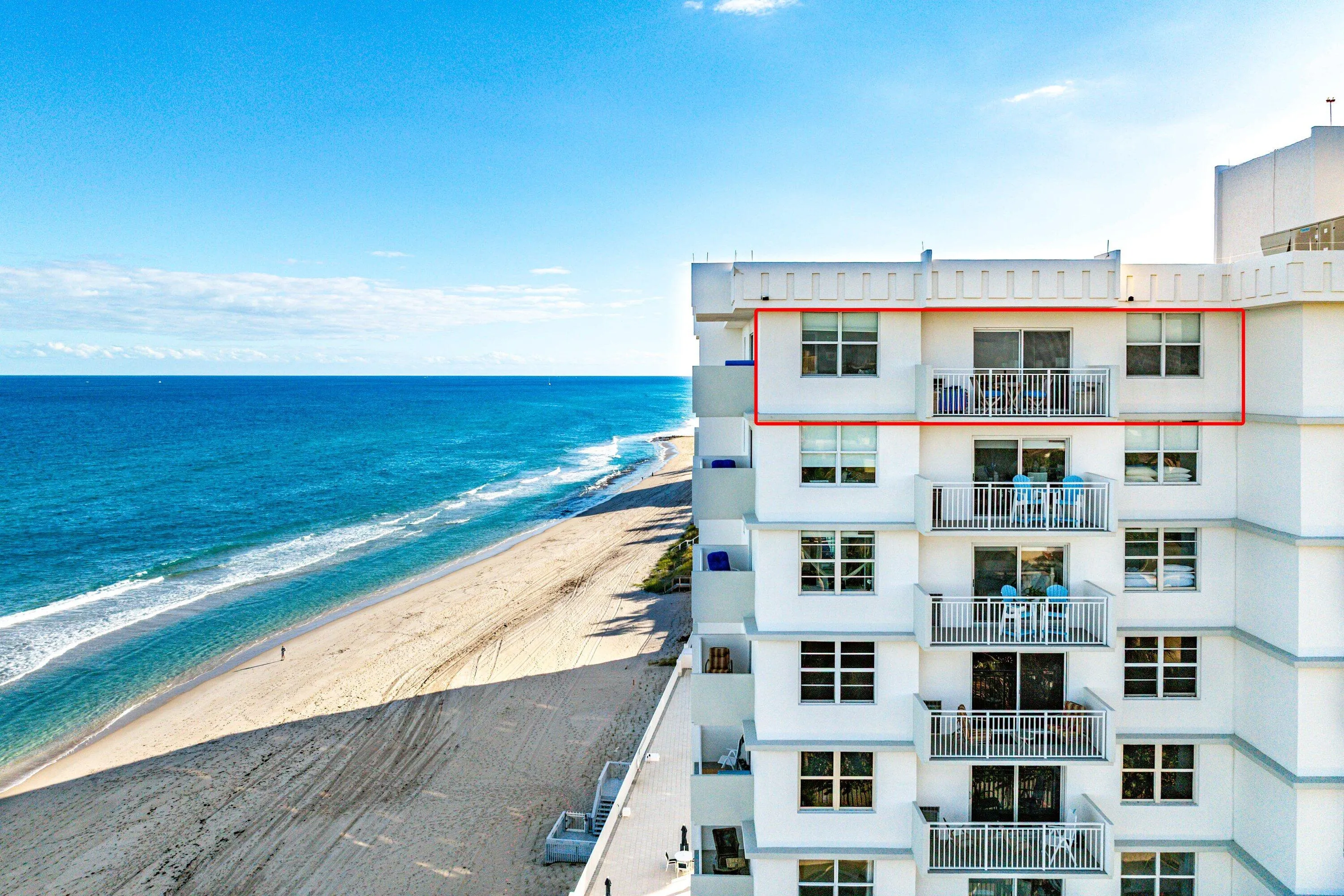 NE CORNER PENTHOUSE WITH LONG COASTLINE VIEWS