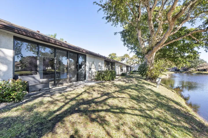 3260 Carambola Cir S_031