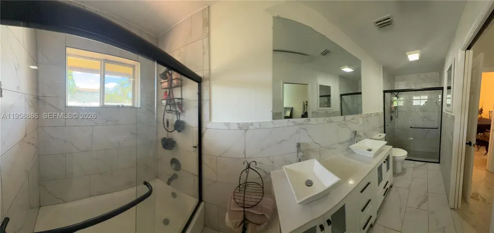 Master bath Tub