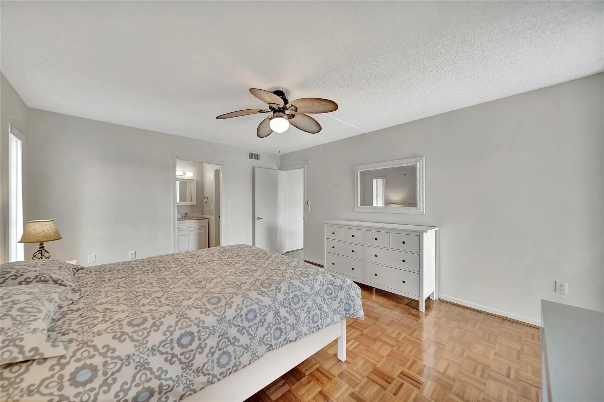 MASTER BEDROOM & BATHROOM VANITY
