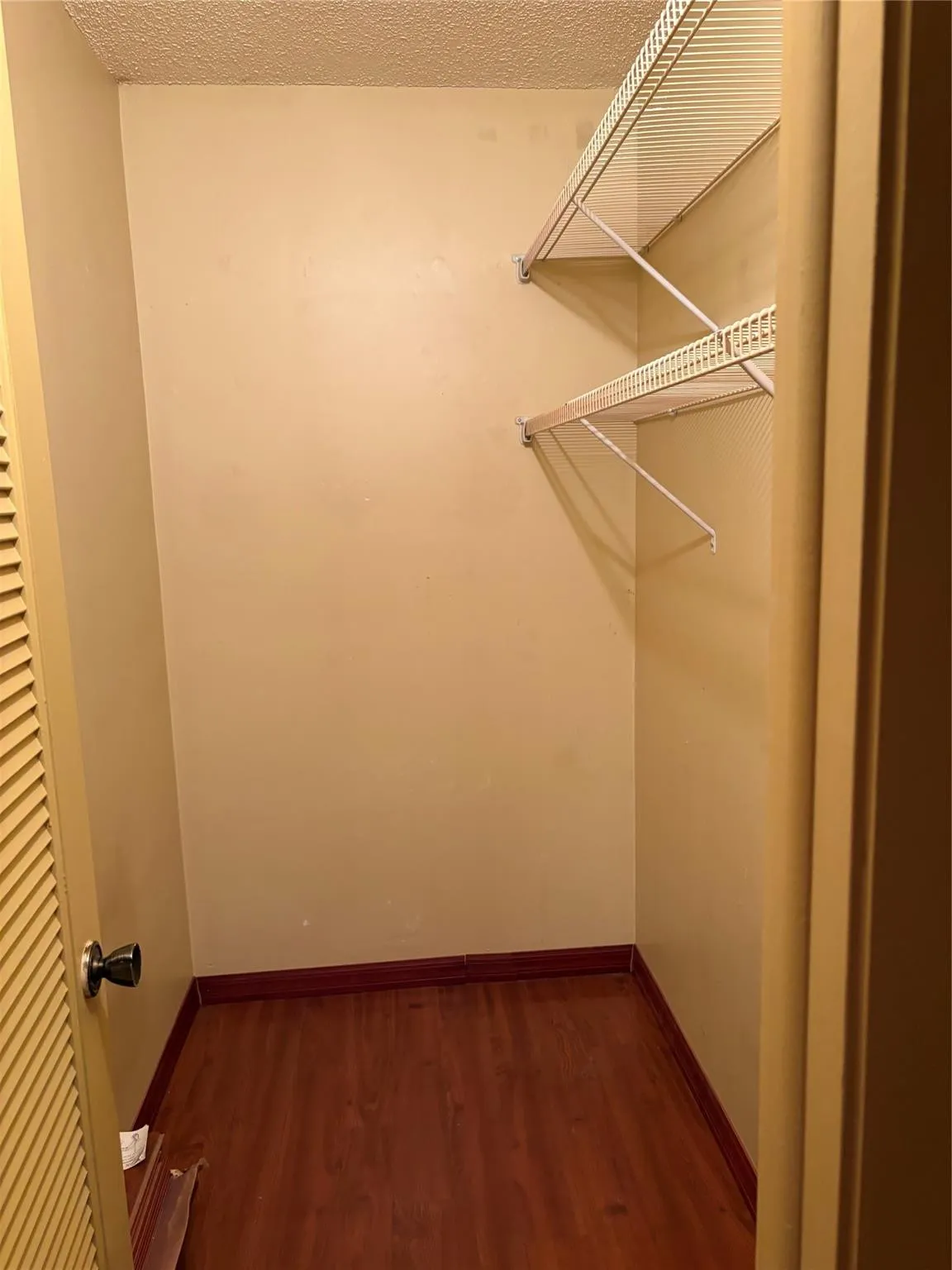 2ND BEDROOM WALKIN CLOSET