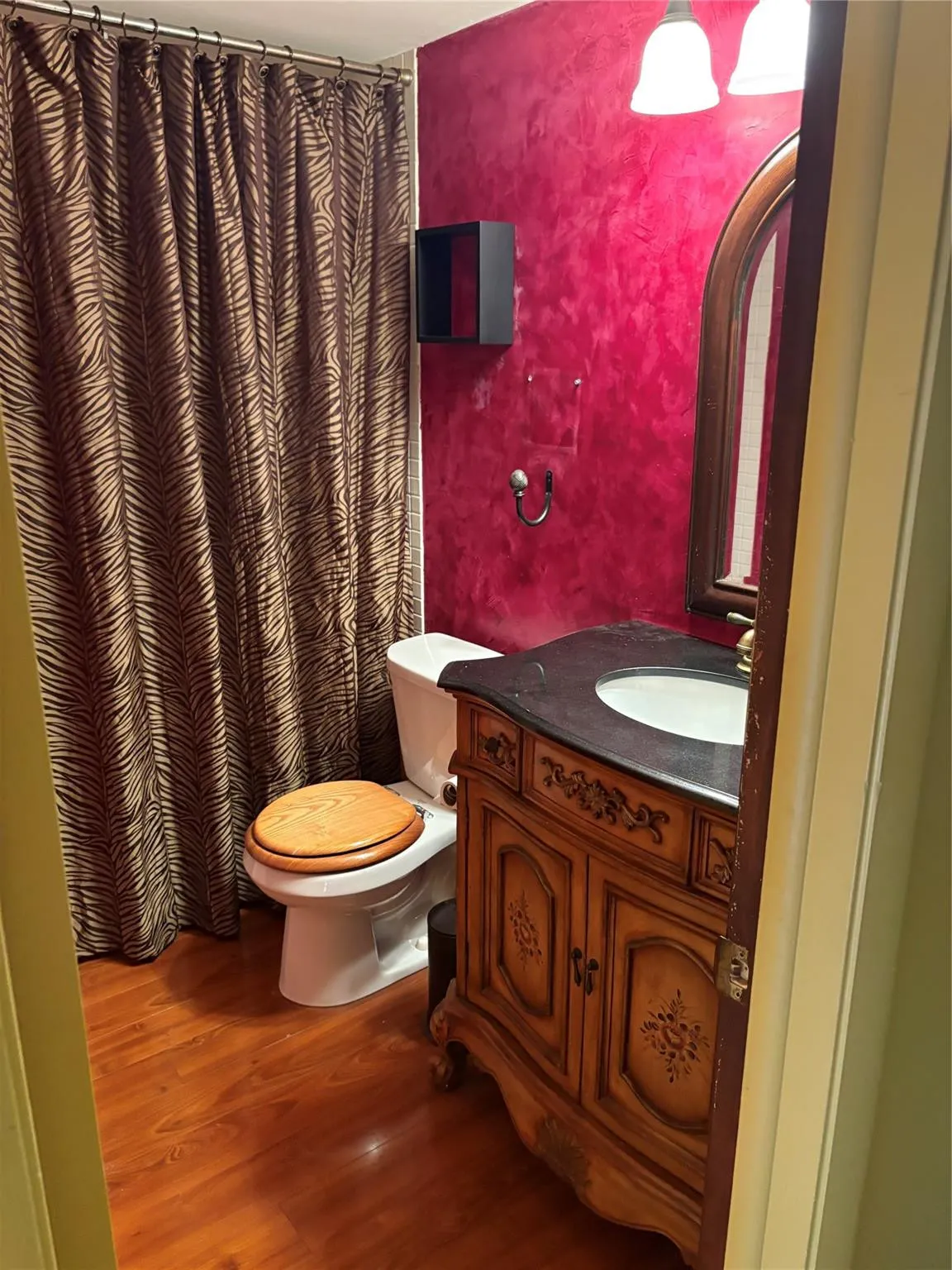 GUEST BATH