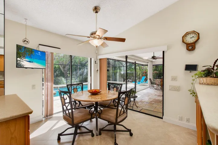 Large Breakfast Room