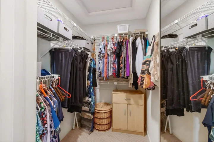 Walk-in Closet