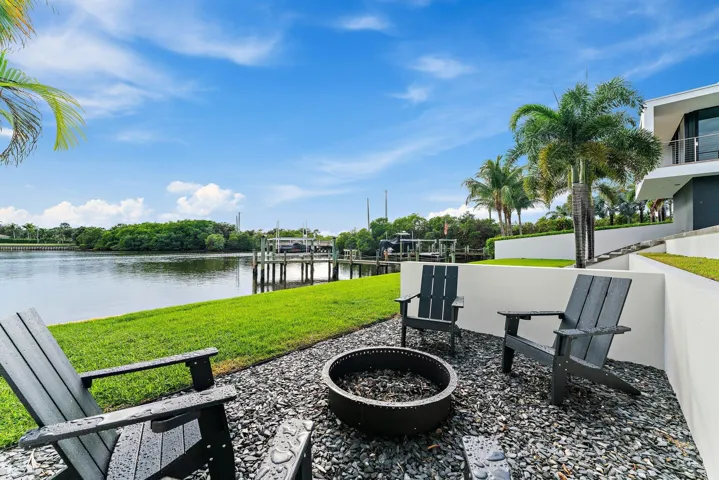 Firepit-waterside