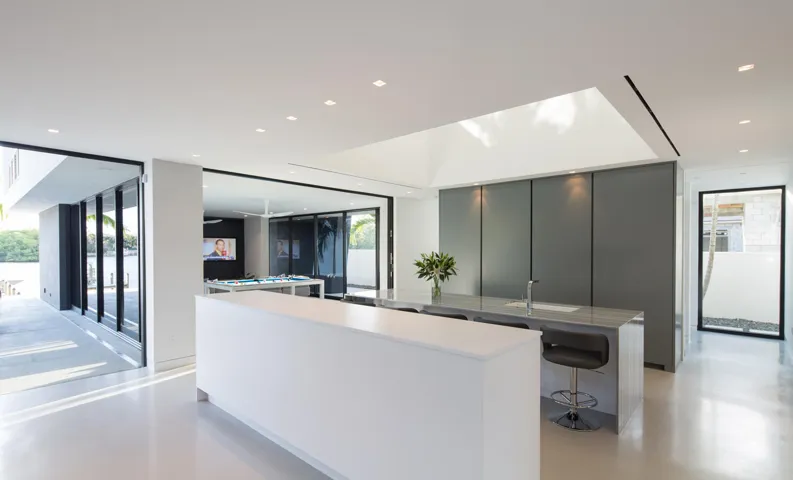 Kitchen/Bar