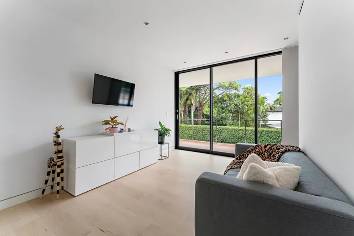 Third Bedroom-Balcony Views