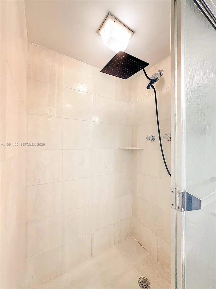 BATH 2 SHOWER