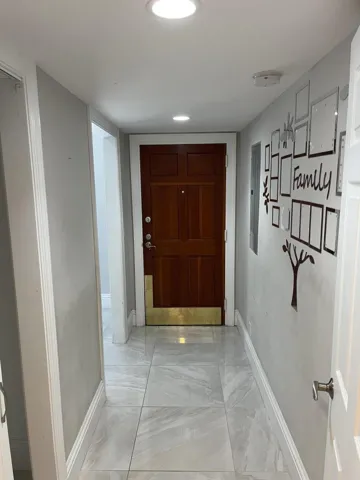Hall way to Entry #407