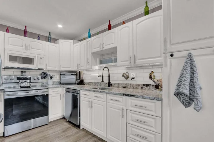 Newly Renovated Kitchen
