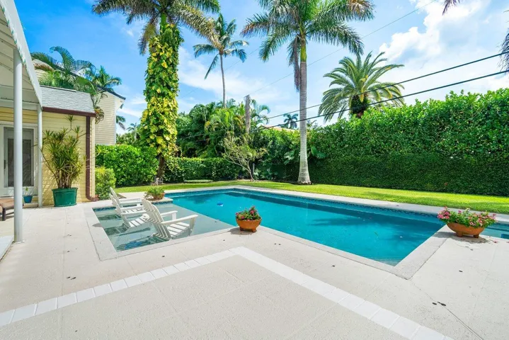 041-240MirafloresDrive-PalmBeach-FL-3348