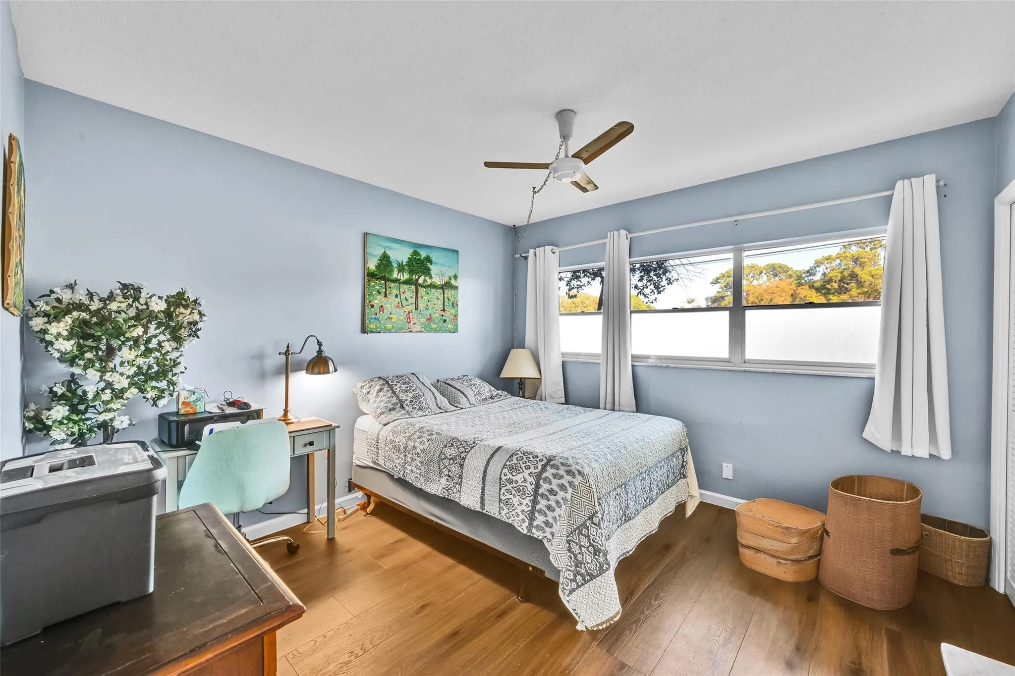 Guest bedroom