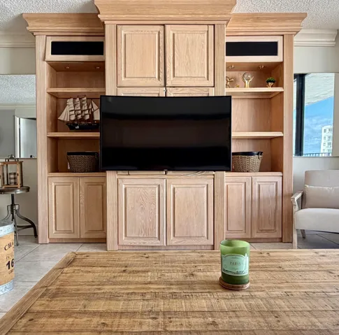 BUILT-IN CUSTOM SHELVING/CABINETS
