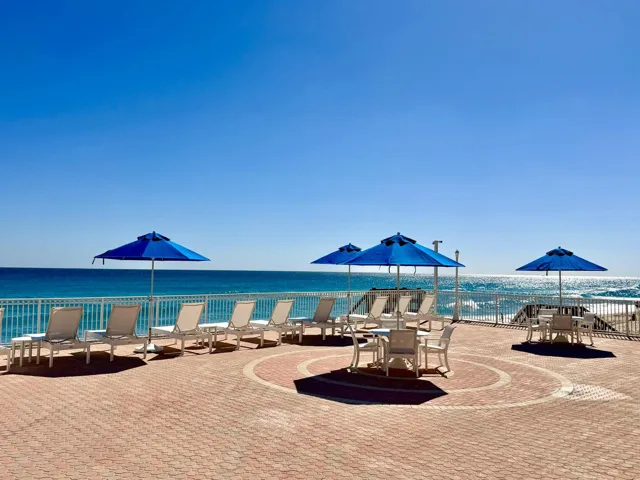 EXPANSIVE OCEAN FRONT DECK