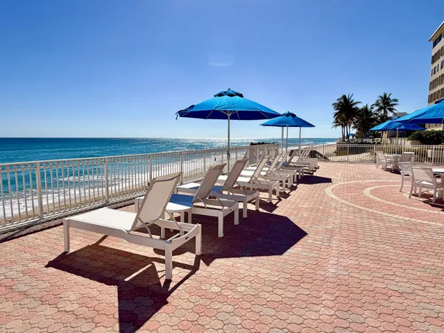 TANNING DECK