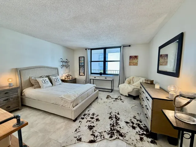 EXPANSIVE 2ND BEDROOM