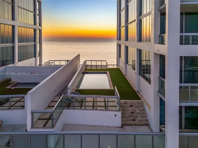 PRIVATE ROOF TOP
