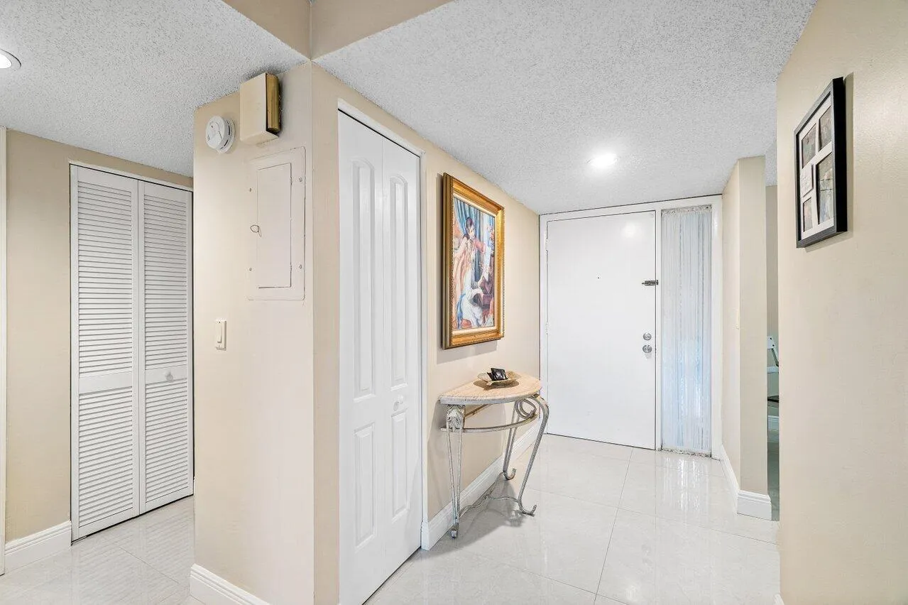 011-5771FairwayParkCourt-103-BoyntonBeac