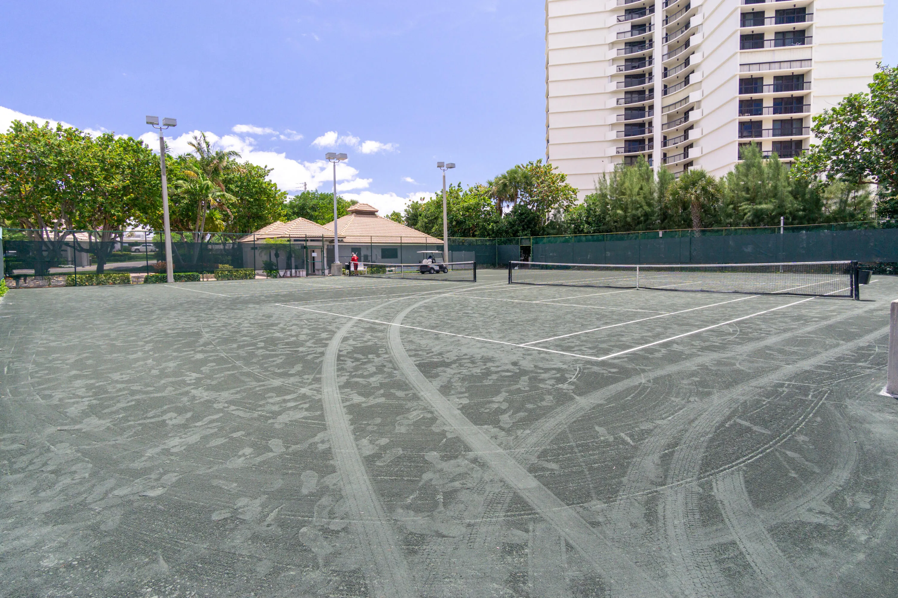 hard tru tennis courts