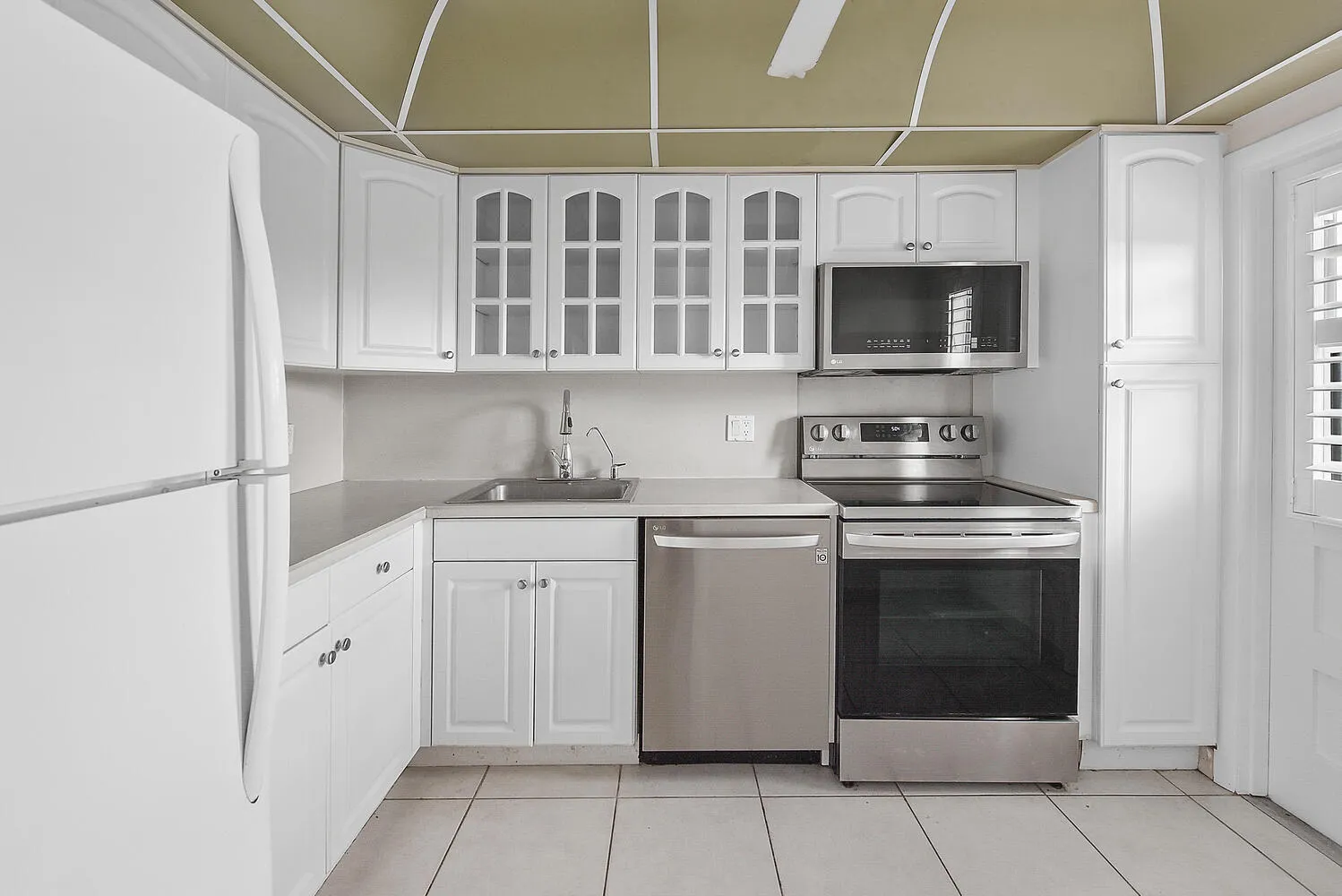2871 N Ocean Blvd Apt F429-large-004-030