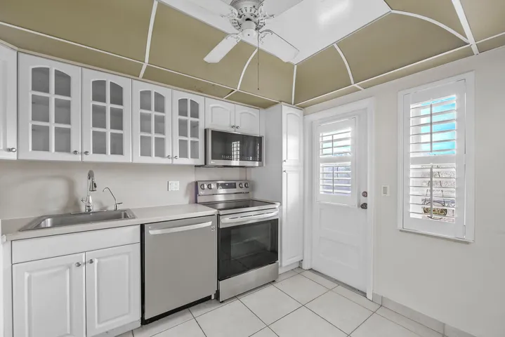 2871 N Ocean Blvd Apt F429-large-006-029