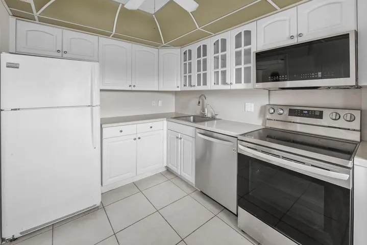 2871 N Ocean Blvd Apt F429-large-005-031