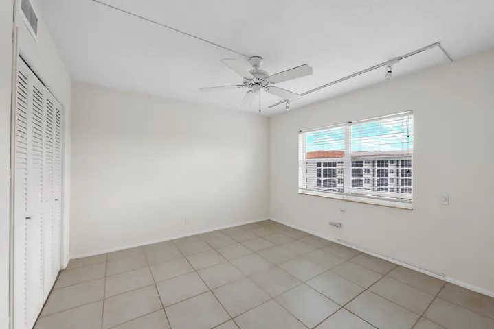 2871 N Ocean Blvd Apt F429-large-012-038
