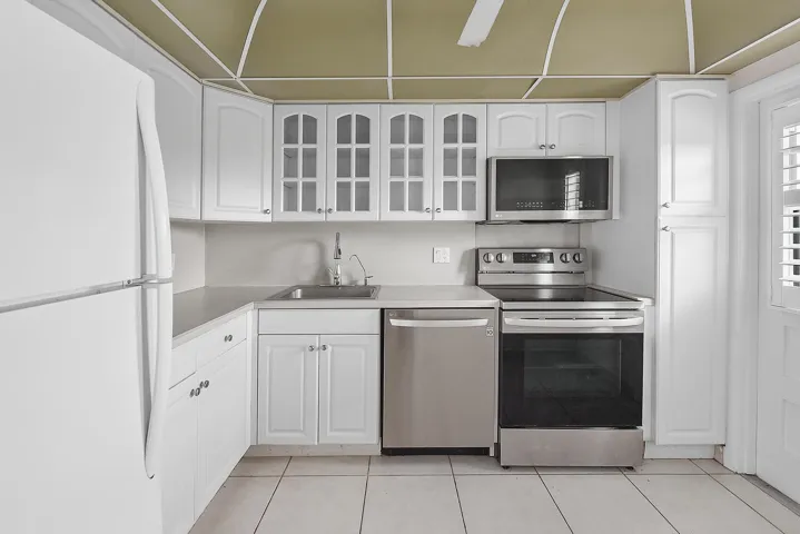 2871 N Ocean Blvd Apt F429-large-004-030