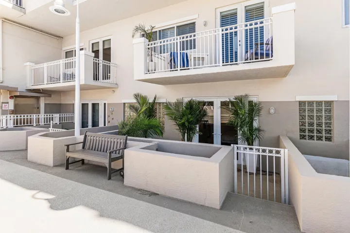 028-122Southeast6thAvenue-3-DelrayBeach-