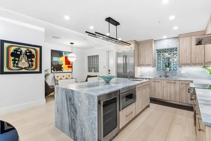 014-122Southeast6thAvenue-3-DelrayBeach-