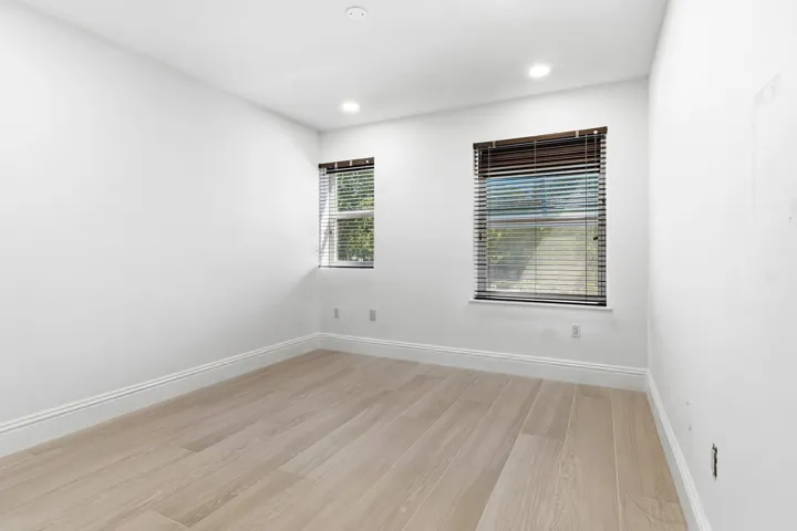015-122Southeast6thAvenue-3-DelrayBeach-