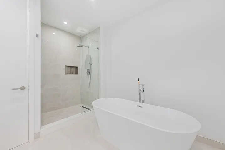 220 Lake Shore Dr unit 1008-16