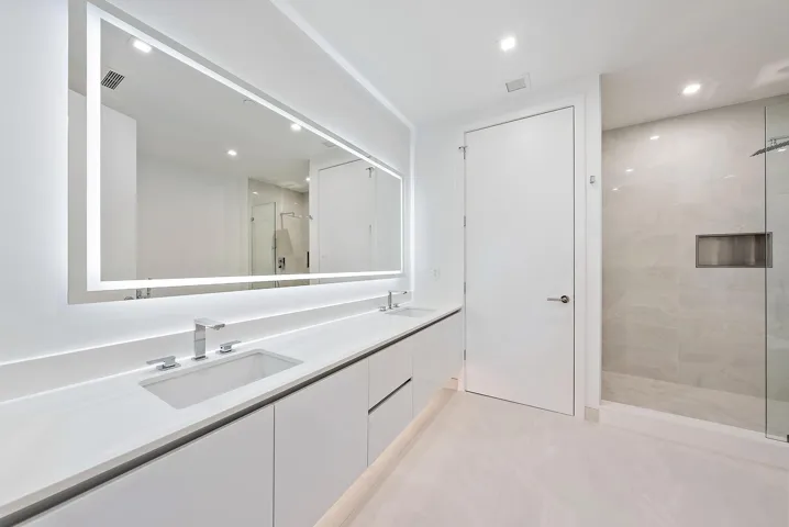 220 Lake Shore Dr unit 1008-15