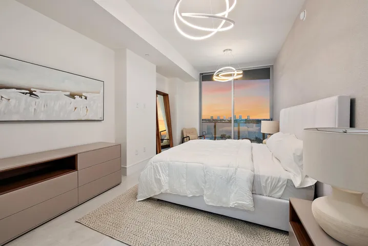 220 Lake Shore Dr unit 1008-31