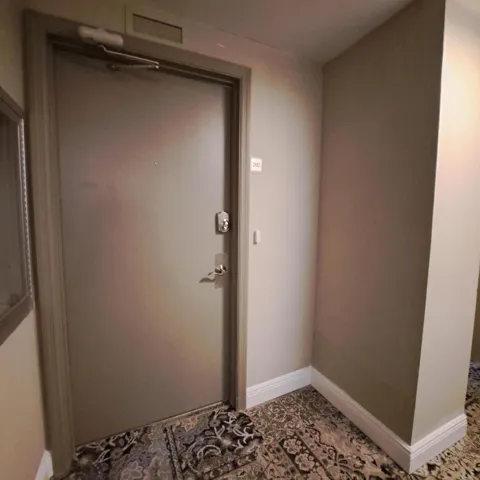 1000055989